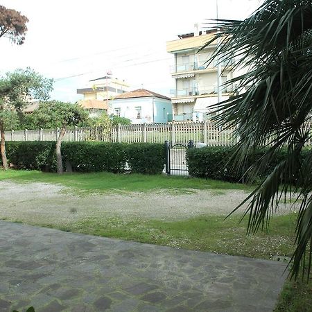 Villa Linda Affittacamere Bellaria-Igea Marina Eksteriør billede